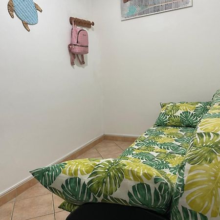 Appartamento Al Centro Di Ustica Устика Экстерьер фото