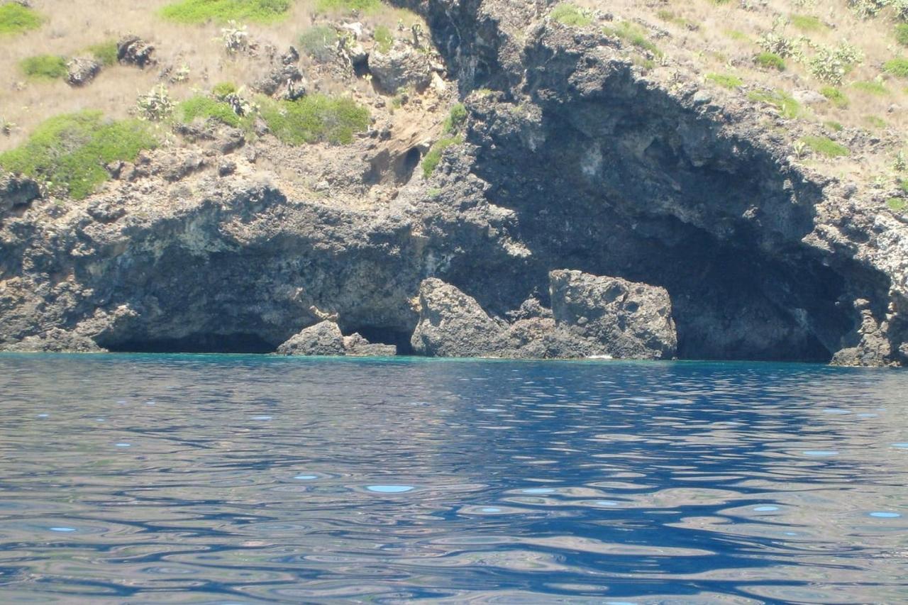 Appartamento Al Centro Di Ustica Устика Экстерьер фото
