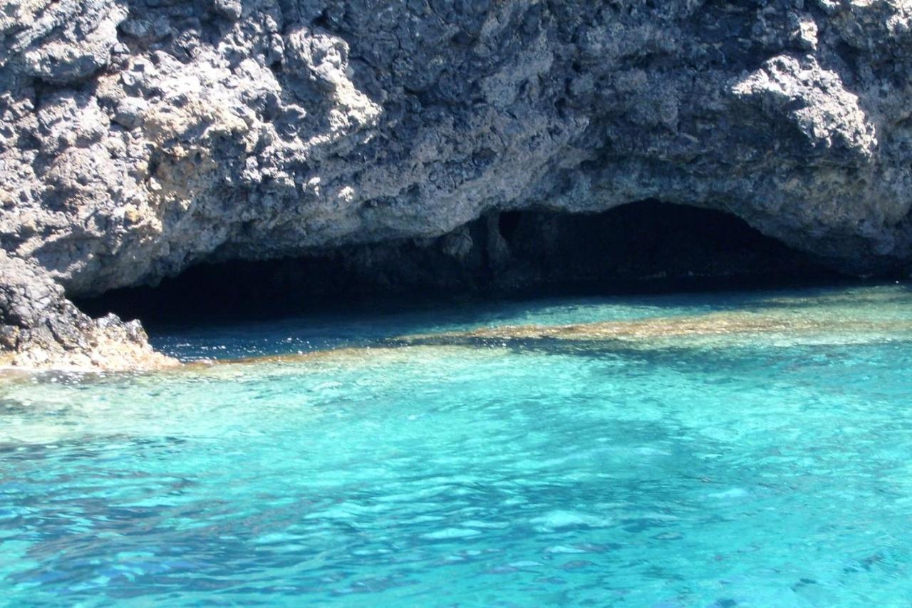 Appartamento Al Centro Di Ustica Устика Экстерьер фото