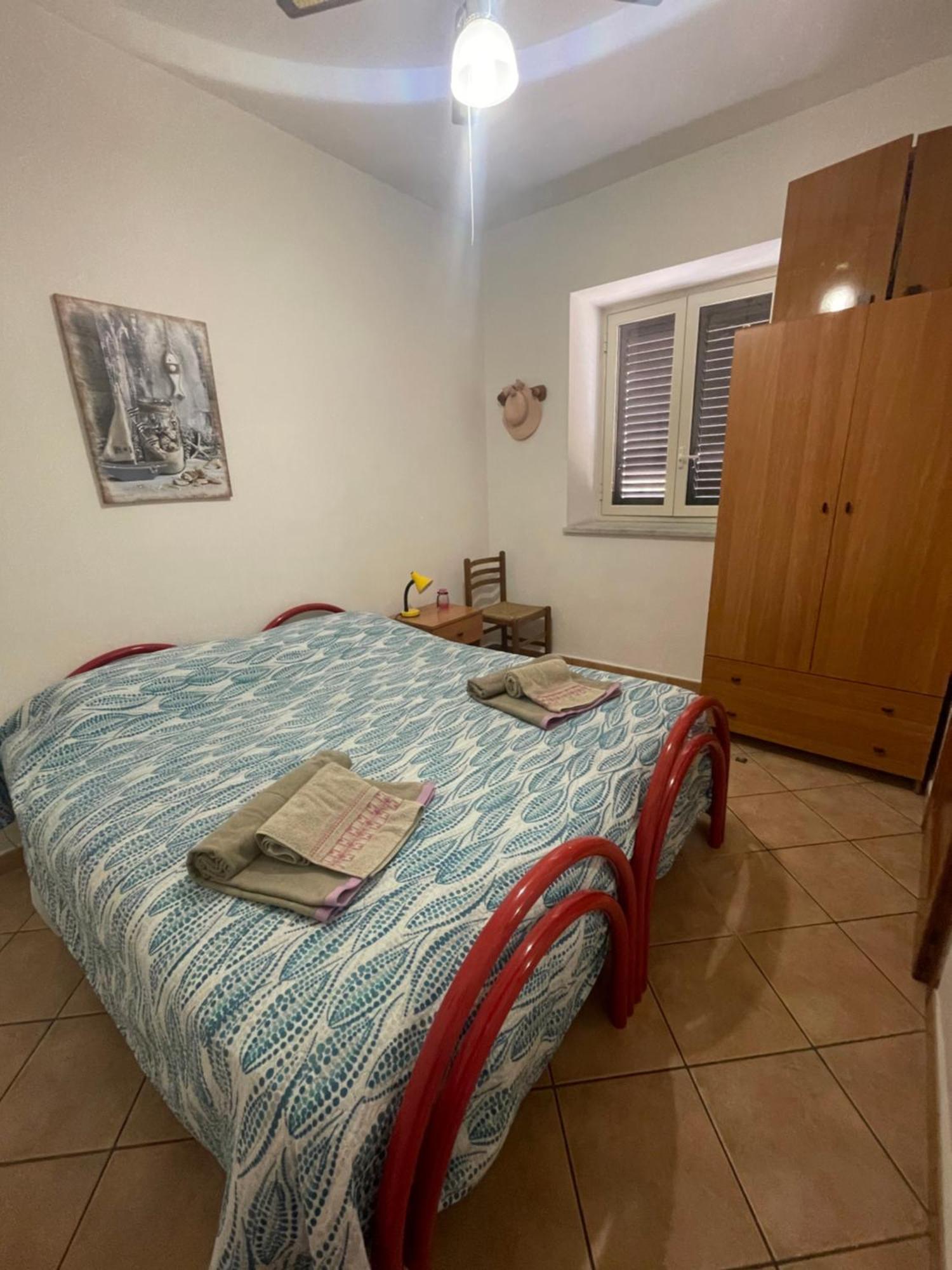 Appartamento Al Centro Di Ustica Устика Экстерьер фото