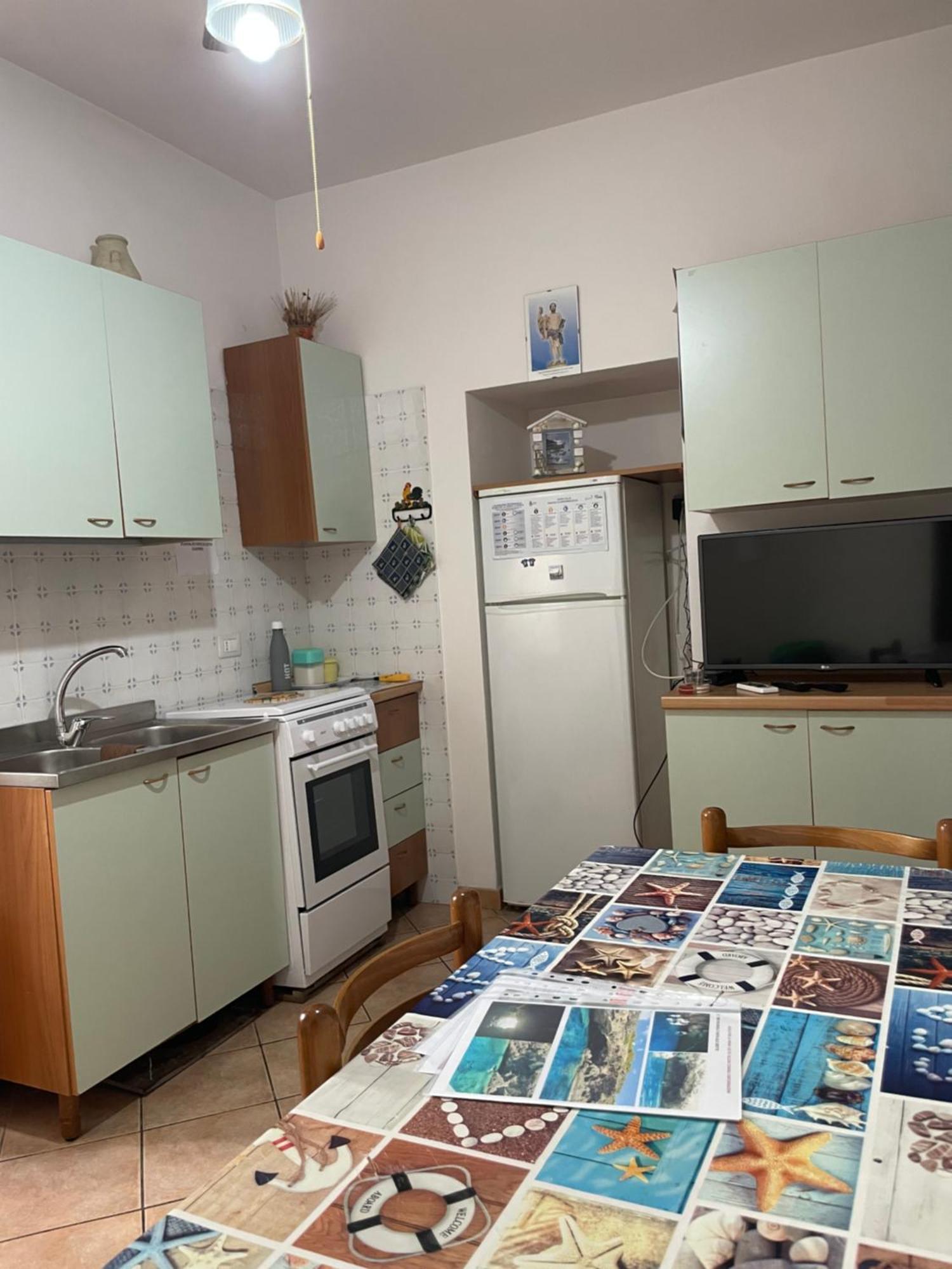 Appartamento Al Centro Di Ustica Устика Экстерьер фото